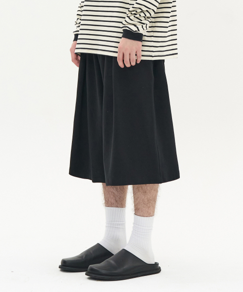 TOFFEE(トフィー)の「ワンタックスウェットバミューダパンツ(ブラック)(その他パンツ・メンズ・その他・MEDIUM/LARGE/X-LARGE)」の1枚目の写真