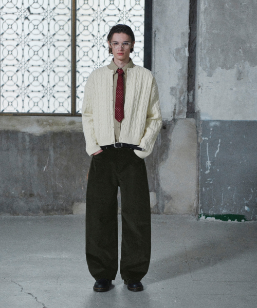 GLW(ジーエルダブリュ)の「ベルベットコーデュロイカーブパンツカーキ(その他パンツ・レディース・その他・SMALL/MEDIUM/LARGE)」の5枚目の写真