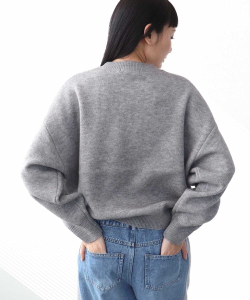 Three Four Time(スリーフォータイム)の「刺繍ロゴニットプルオーバー(ニット/セーター・レディース・グレー・FREE)」の4枚目の写真