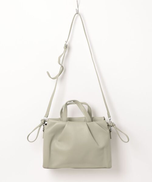 florist(フローリスト)の「【高見え・2WAY】レザータッチタックデザインハンドバッグ/ショルダーバッグ/ビジネスバッグ(iPad収納可)(ハンドバッグ・レディース・グレイッシュベージュ/オフホワイト/ミント/ブラック/ブラウン/モカ・FREE)」の10枚目の写真