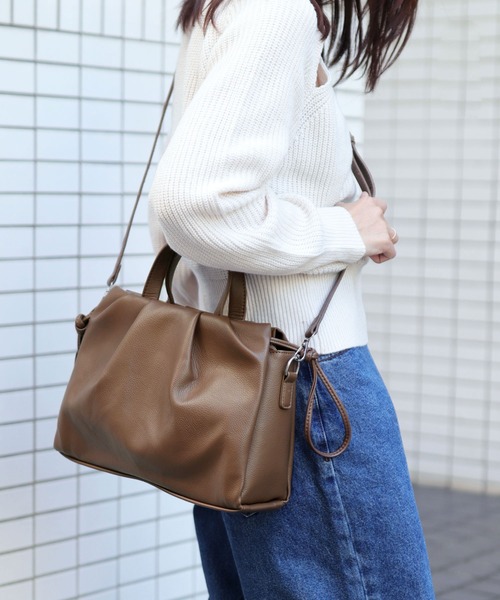 florist(フローリスト)の「【高見え・2WAY】レザータッチタックデザインハンドバッグ/ショルダーバッグ/ビジネスバッグ(iPad収納可)(ハンドバッグ・レディース・グレイッシュベージュ/オフホワイト/ミント/ブラック/ブラウン/モカ・FREE)」の13枚目の写真