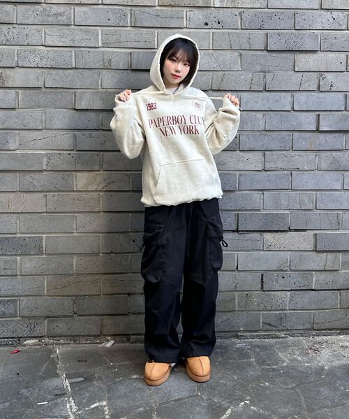 PAPERBOY(ペーパーボーイ)の「スポーツクラブフードパーカー-オートミール(パーカー・レディース・その他・LARGE/MEDIUM/SMALL/X-LARGE)」の6枚目の写真