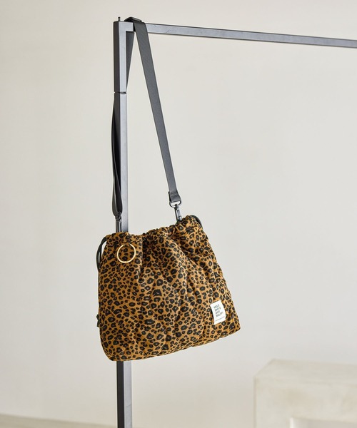 studio CLIP（スタディオクリップ）の「キルト巾着ショルダーバッグ（ショルダーバッグ・レディース・ブラック/アイボリー/ブラウン/ベージュ/グリーン・FREE）」の2枚目の写真