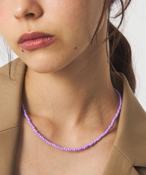 EMMEL REFINES（エメルリファインズ）の「＜EMMEL REFINES＞EM ソリッド ビーズ ネックレス（ネックレス・レディース・ブラック/ライラック/ホワイト/ライム/コバルトブルー・FREE）」の6枚目の写真