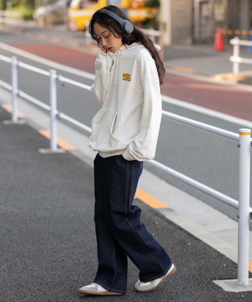 NEW JACK(ニュージャック)の「∴WEGO/【26年春新作】別注NEWJACKグラフィックプルパーカー(パーカー・メンズ・ブラック/ホワイト/アッシュグレー/チャコールグレー・MEDIUM/LARGE)」の8枚目の写真