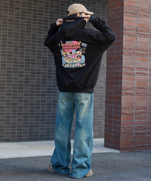 NEW JACK(ニュージャック)の「∴WEGO/【26年春新作】別注NEWJACKグラフィックプルパーカー(パーカー・メンズ・ブラック/ホワイト/アッシュグレー/チャコールグレー・MEDIUM/LARGE)」の18枚目の写真