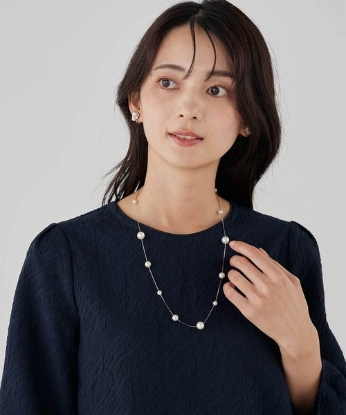 a.v.v(アーヴェヴェ)の「パールポイントロングネックレス(ネックレス・レディース・ゴールド/シルバー・38)」の4枚目の写真