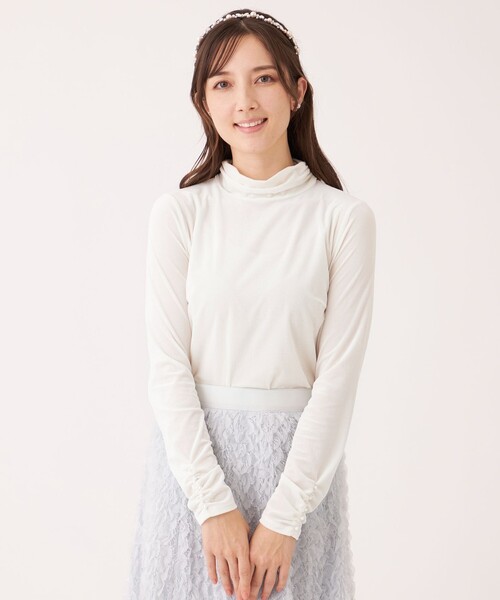 TO BE CHIC(トゥー ビー シック)の「シアーベロア ハイネックカットソー(Tシャツ/カットソー・レディース・オフホワイト/ピンク系その他2/ブラック・40/42)」の1枚目の写真