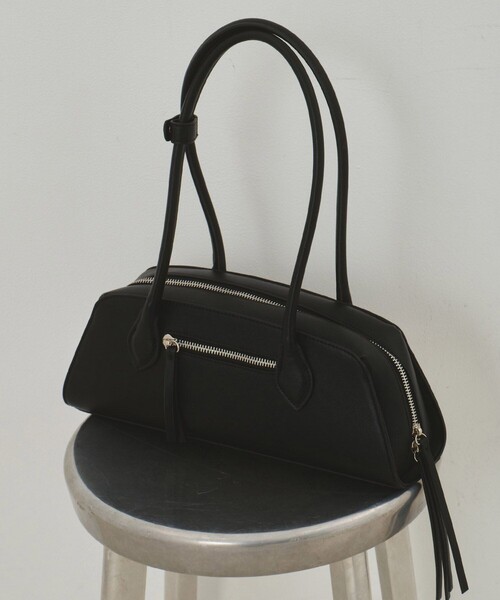 UNITED TOKYO(ユナイテッドトウキョウ)の「【WEB限定カラーあり!】Vegan Leather Shoulder Bag/冬服(ショルダーバッグ・レディース・マルチ/ブラック/ブラウン・FREE)」の2枚目の写真