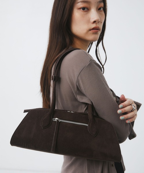UNITED TOKYO（ユナイテッドトウキョウ）の「Vegan Leather Shoulder Bag｜春夏/ショルダーバッグ/横長バッグ/ハンドバッグ/ヴィーガンレザー/スエード（ショルダーバッグ・レディース・マルチ/ブラック/ブラウン・FREE）」の7枚目の写真