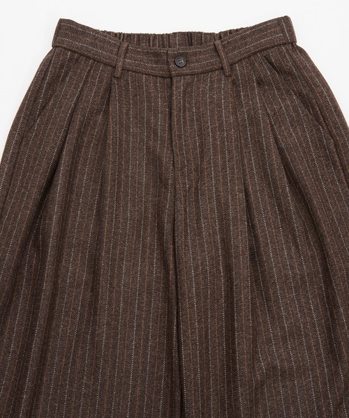 Crownor(クラウノアー)の「ストライプ柄 ワイドストレートパンツ(スラックス・メンズ・ブラック/ブラウン・MEDIUM/LARGE)」の17枚目の写真