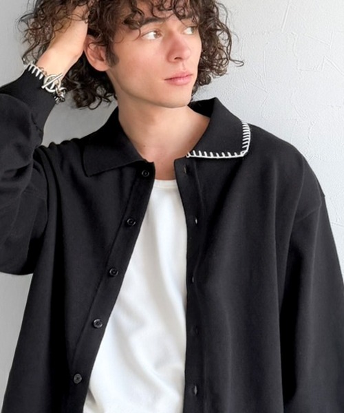 Java（ジャバ）の「《JaVaジャバコラボ》さりげない配色で着こなしに差を。綿混ステッチ配色ショート丈ニットシャツ（シャツ/ブラウス・メンズ・ベージュ/ブラック/チャコールグレー・LARGE/MEDIUM/SMALL）」の2枚目の写真