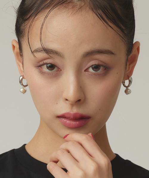 Narcissus(ナルシス)の「パールフープピアス/オケージョン/パーティーシーン(ピアス(両耳用)・レディース・ゴールド/シルバー・FREE)」の3枚目の写真