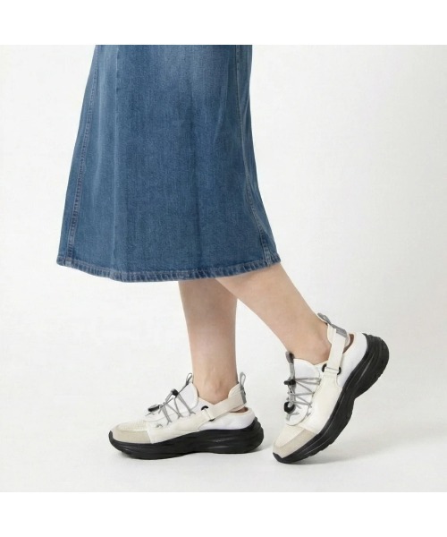 Mode et Jacomo（モードエジャコモ）の「【２WAY】コードストッパースニーカー（スニーカー・レディース・ブラック/ホワイト/ブルー系その他/ホワイト系その他2・22.5cm/23cm/23.5cm/24cm/24.5cm）」の16枚目の写真