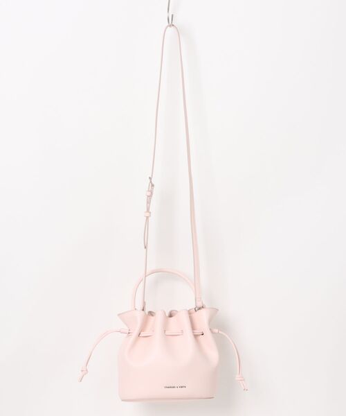 CHARLES & KEITH(チャールズ & キース)の「Sammie サミー ドローストリング バケットバッグ(ショルダーバッグ・レディース・クリーム/ブラック/ピンク系その他3・S)」の20枚目の写真