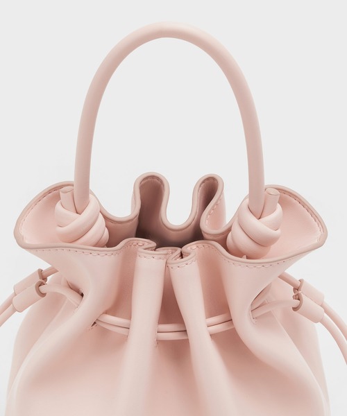 美品 CHARLES & KEITH ピンク バケットバッグ CHARLES & KEITH（チャールズ & キース）の「Sammie サミー ドロー