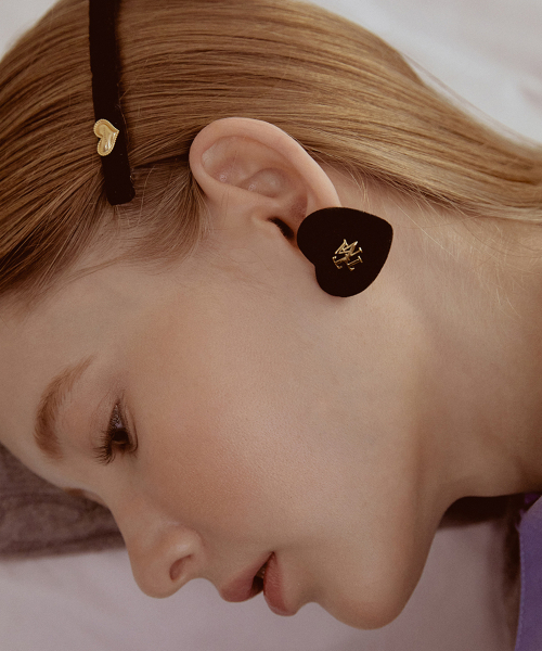 TATIANA（タチアナ）の「Velvet Emblem Earring EC1951（ピアス（両耳用）・レディース・ゴールド・FREE）」の2枚目の写真