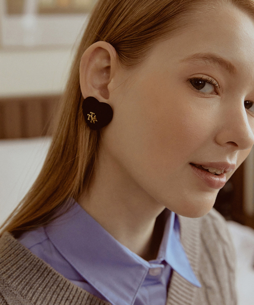 TATIANA（タチアナ）の「Velvet Emblem Earring EC1951（ピアス（両耳用）・レディース・ゴールド・FREE）」の3枚目の写真