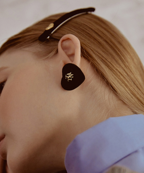 TATIANA（タチアナ）の「Velvet Emblem Earring EC1951（ピアス（両耳用）・レディース・ゴールド・FREE）」の4枚目の写真