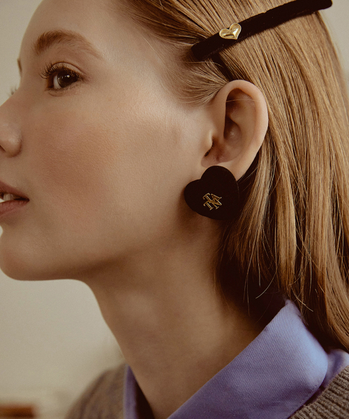 TATIANA（タチアナ）の「Velvet Emblem Earring EC1951（ピアス（両耳用）・レディース・ゴールド・FREE）」の5枚目の写真