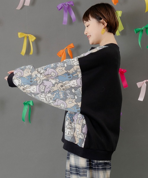 ScoLar Parity(スカラーパリティ)の「353145:Parityキャラ総柄 裏起毛波模様切替プルオーバー(Tシャツ/カットソー・レディース・ブラック/オートミール/ブルー・M)」の7枚目の写真