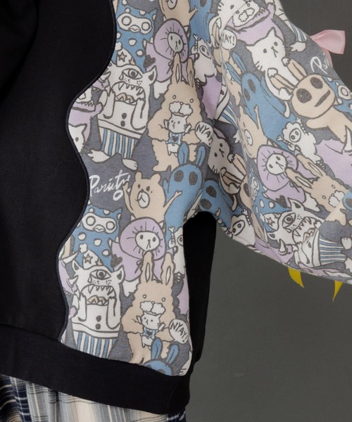 ScoLar Parity(スカラーパリティ)の「353145:Parityキャラ総柄 裏起毛波模様切替プルオーバー(Tシャツ/カットソー・レディース・ブラック/オートミール/ブルー・M)」の12枚目の写真