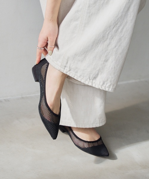 LE TALON(ルタロン)の「《追加3》ポインテッドネットフラット(その他シューズ・レディース・ブラック×ブラック/ブラウン/アイボリー/サックスブルー・21/21.5/22cm/22.5cm/23cm/23.5cm/24cm/24.5cm/25cm/25.5cm)」の3枚目の写真