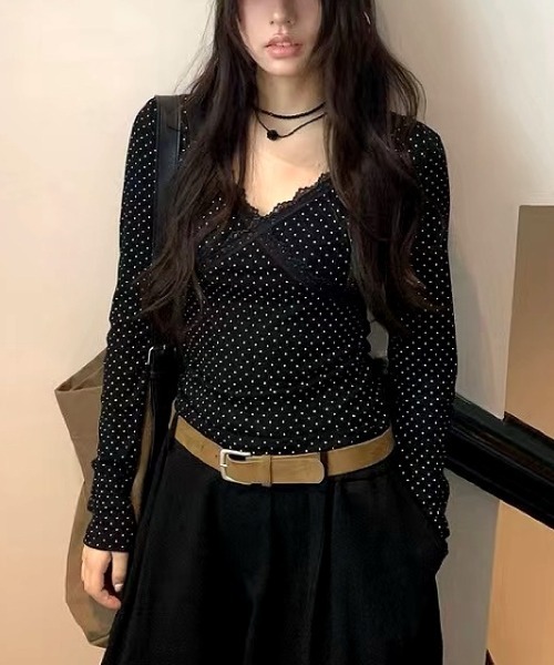 SHEENA(シーナ)の「ミニドットVネックレースロンT(Tシャツ/カットソー・レディース・ブラック・M)」の2枚目の写真