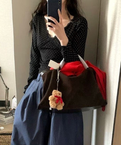 SHEENA(シーナ)の「ミニドットVネックレースロンT(Tシャツ/カットソー・レディース・ブラック・M)」の8枚目の写真