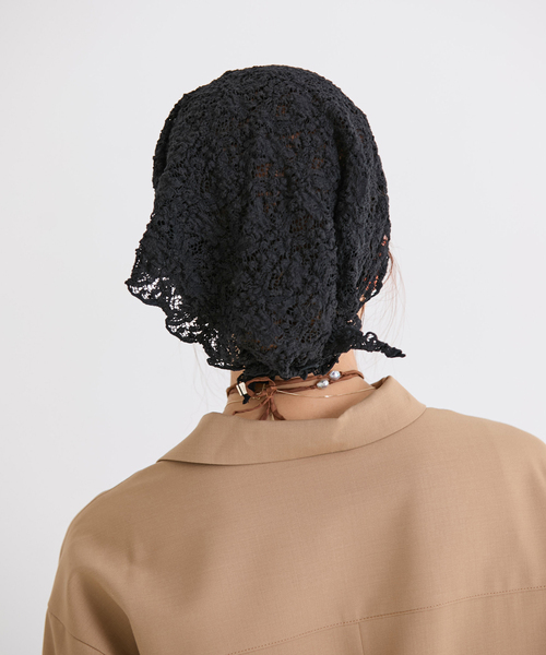 IENA（イエナ）の「Flowerストレッチレース スカーフ（バンダナ/スカーフ・レディース・ホワイト/ブラック・FREE）」の7枚目の写真