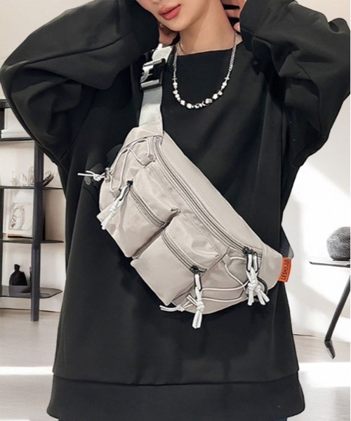 L'atelier(ラトリエ)の「ボディバッグ ワンショルダー ウェストバッグ 軽量(ボディバッグ/ウエストポーチ・メンズ・ブラック系1/ブラック系2/ブラック系4/グレー系1/シルバー系3/ブラック系3・FREE)」の5枚目の写真