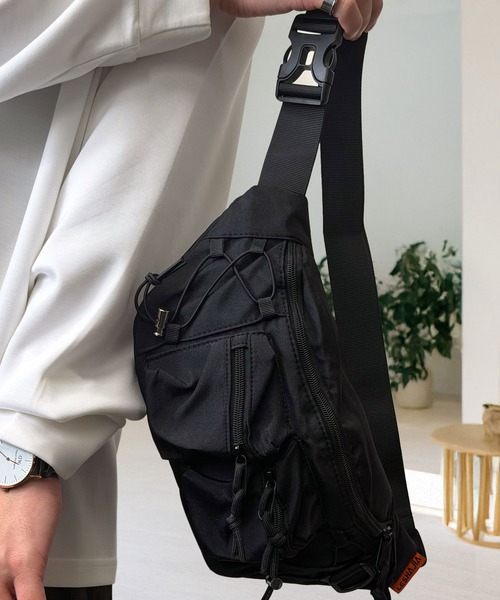 L'atelier(ラトリエ)の「ボディバッグ ワンショルダー ウェストバッグ 軽量(ボディバッグ/ウエストポーチ・メンズ・ブラック系1/ブラック系2/ブラック系4/グレー系1/シルバー系3/ブラック系3・FREE)」の9枚目の写真