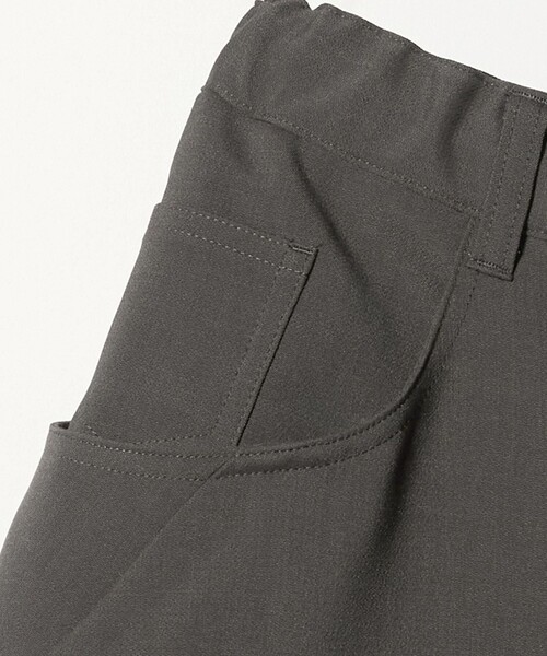 ASTRAET(アストラット)の「<ASTRAET>ポケット/ダーツ イージーワイドパンツ(その他パンツ・レディース・ダークグレー/オフホワイト・00/1/0)」の15枚目の写真