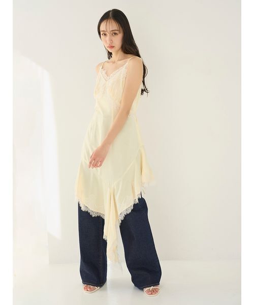 SNIDEL(スナイデル)の「レーストリムサテンキャミTOP(キャミソール・レディース・イエロー/アイボリー/その他・F)」の9枚目の写真