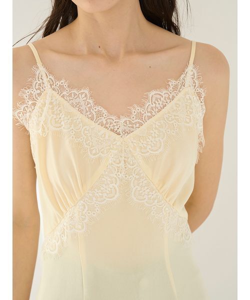 SNIDEL(スナイデル)の「レーストリムサテンキャミTOP(キャミソール・レディース・イエロー/アイボリー/その他・F)」の12枚目の写真