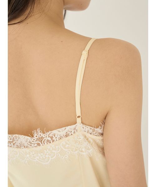 SNIDEL(スナイデル)の「レーストリムサテンキャミTOP(キャミソール・レディース・イエロー/アイボリー/その他・F)」の15枚目の写真