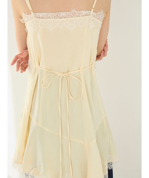 SNIDEL(スナイデル)の「レーストリムサテンキャミTOP(キャミソール・レディース・イエロー/アイボリー/その他・F)」の16枚目の写真