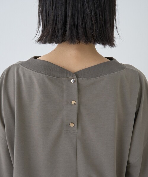 Rouge vif Anna（ルージュヴィフアンナ）の「ポリスパンパフスリーブイージーカットプルオーバー/吸水速乾（Tシャツ/カットソー・レディース・カーキ/オフホワイト/チャコールグレー・フリー）」の11枚目の写真