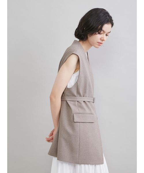 Mila Owen（ミラオーウェン）の「共ベルト付きオーバーサイズノーカラーベスト（その他アウター・レディース・ベージュ/アイボリー/マルチ・0/1）」の10枚目の写真