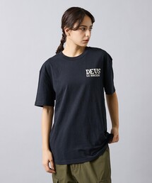 DEUS EX MACHINA | 【Deus Ex Machina / デウスエクスマキナ】 Chinook Tee / ロゴ背面グラフィック 半袖Tシャツ / ユニセックス(Tシャツ/カットソー)