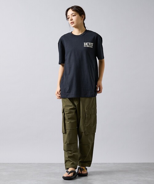 DEUS EX MACHINA（デウスエクスマキナ）の「【Deus Ex Machina / デウスエクスマキナ】 Chinook Tee / ロゴ背面グラフィック 半袖Tシャツ / ユニセックス（Tシャツ/カットソー・メンズ・ブラック/ネイビー・L）」の12枚目の写真