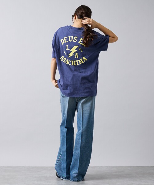 DEUS EX MACHINA（デウスエクスマキナ）の「【Deus Ex Machina / デウスエクスマキナ】 Chinook Tee / ロゴ背面グラフィック 半袖Tシャツ / ユニセックス（Tシャツ/カットソー・メンズ・ブラック/ネイビー・L）」の7枚目の写真