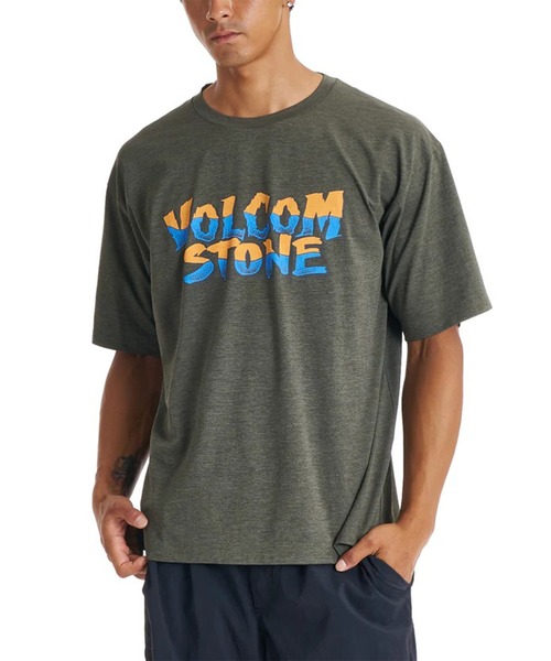 VOLCOM(ボルコム)の「VOLCOM/ボルコム 水着 ラッシュガード 半袖 Tシャツ BURNING SURF SS TEE VLY261015(ラッシュガード・メンズ・オリーブ/ホワイト/ブラック・XL/L/M)」の3枚目の写真