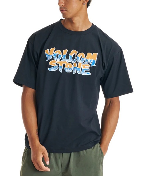 VOLCOM(ボルコム)の「VOLCOM/ボルコム 水着 ラッシュガード 半袖 Tシャツ BURNING SURF SS TEE VLY261015(ラッシュガード・メンズ・オリーブ/ホワイト/ブラック・XL/L/M)」の2枚目の写真