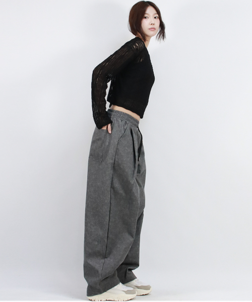 DEMARC（ドゥマーク）の「Grunge washing side one tuck curved wide pants charcoal（その他パンツ・レディース・チャコール・MEDIUM/LARGE）」の10枚目の写真