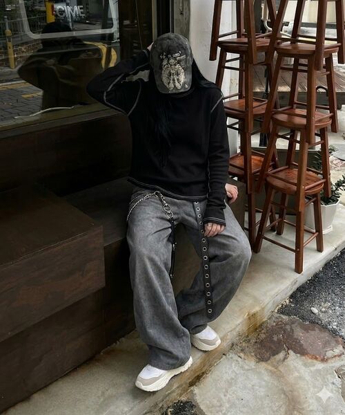 DEMARC（ドゥマーク）の「Grunge washing side one tuck curved wide pants charcoal（その他パンツ・レディース・チャコール・MEDIUM/LARGE）」の11枚目の写真