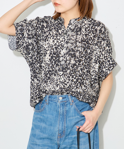 journal standard L'essage(ジャーナルスタンダードレサージュ)の「DEVEAUX GOLDラメモノトーンシャツ 2(シャツ/ブラウス・レディース・ブラック系その他/ベージュ・FREE)」の2枚目の写真