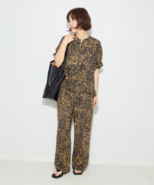 journal standard L'essage(ジャーナルスタンダードレサージュ)の「DEVEAUX GOLDラメモノトーンシャツ 2(シャツ/ブラウス・レディース・ブラック系その他/ベージュ・FREE)」の8枚目の写真
