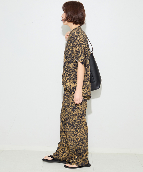journal standard L'essage(ジャーナルスタンダードレサージュ)の「DEVEAUX GOLDラメモノトーンシャツ 2(シャツ/ブラウス・レディース・ブラック系その他/ベージュ・FREE)」の9枚目の写真