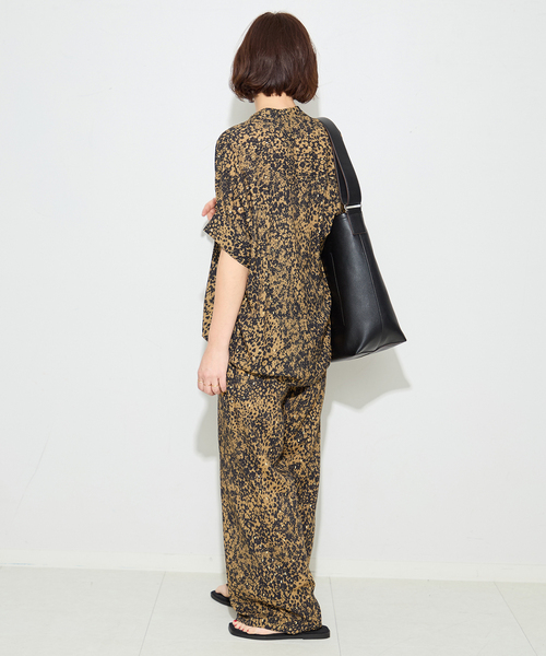 journal standard L'essage(ジャーナルスタンダードレサージュ)の「DEVEAUX GOLDラメモノトーンシャツ 2(シャツ/ブラウス・レディース・ブラック系その他/ベージュ・FREE)」の10枚目の写真